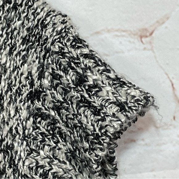 ARMANI EXCHANGE Sweater Women’s Size Medium Black White Short Sleeve Knit - Picture 7 of 7